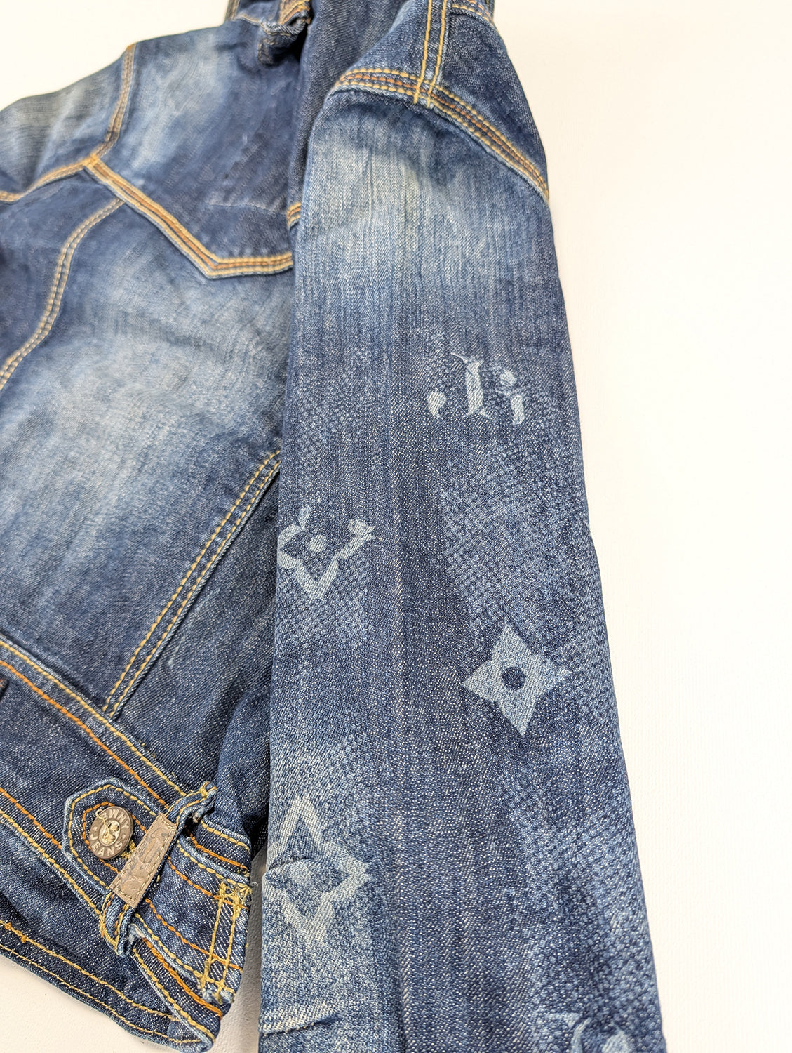 Tattoo-Jacket