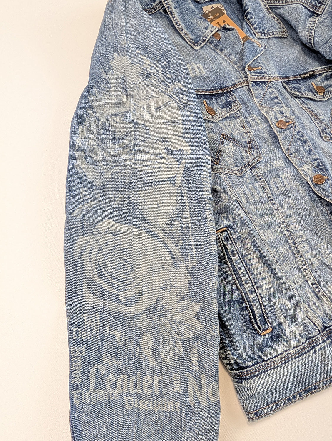 Tattoo-Jacket