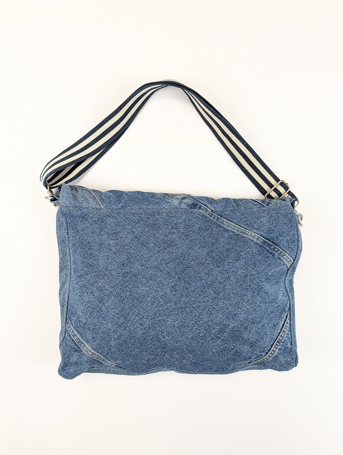 Envelope-style shoulder Bag