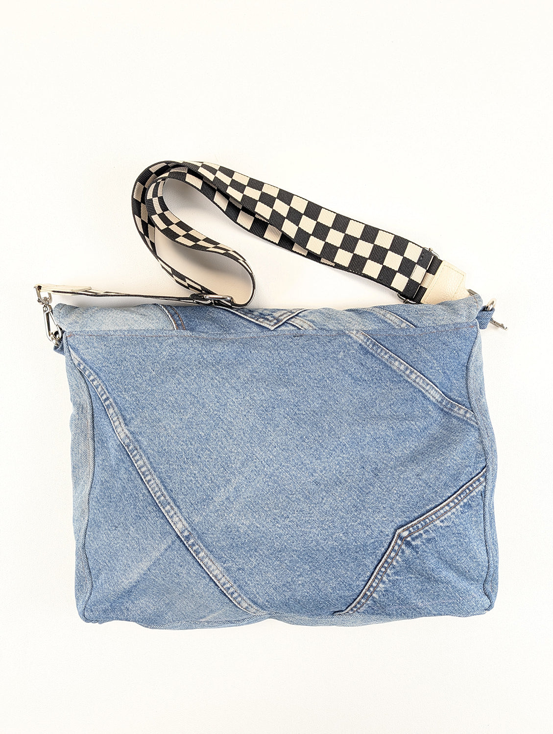 Envelope-style shoulder Bag