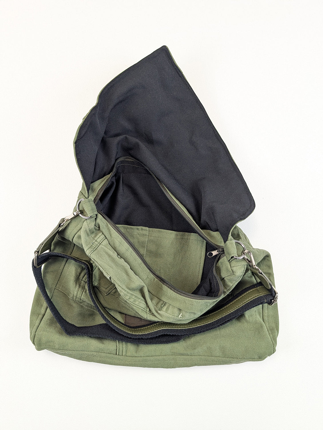 Envelope-style shoulder Bag