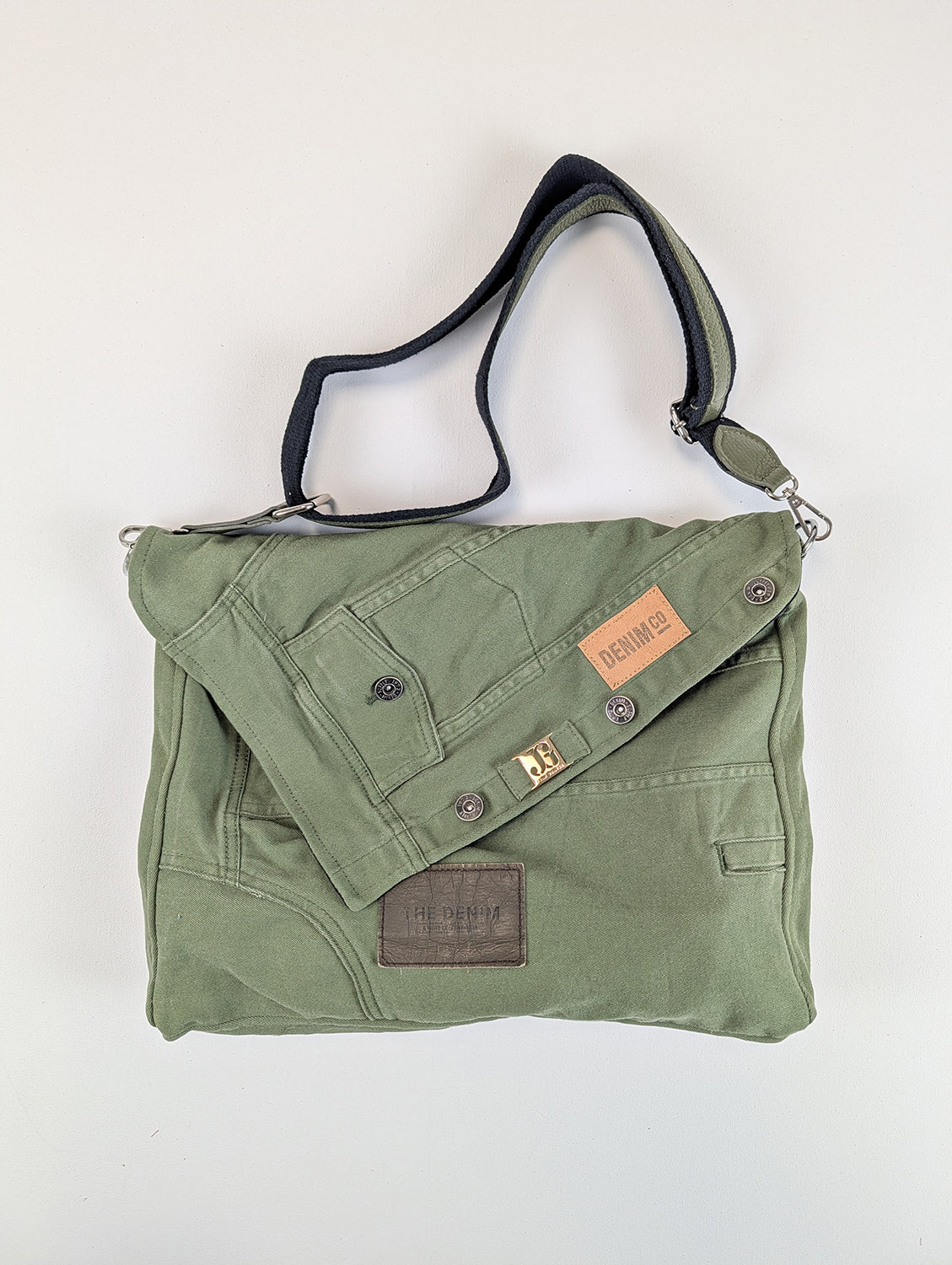 Envelope-style shoulder Bag