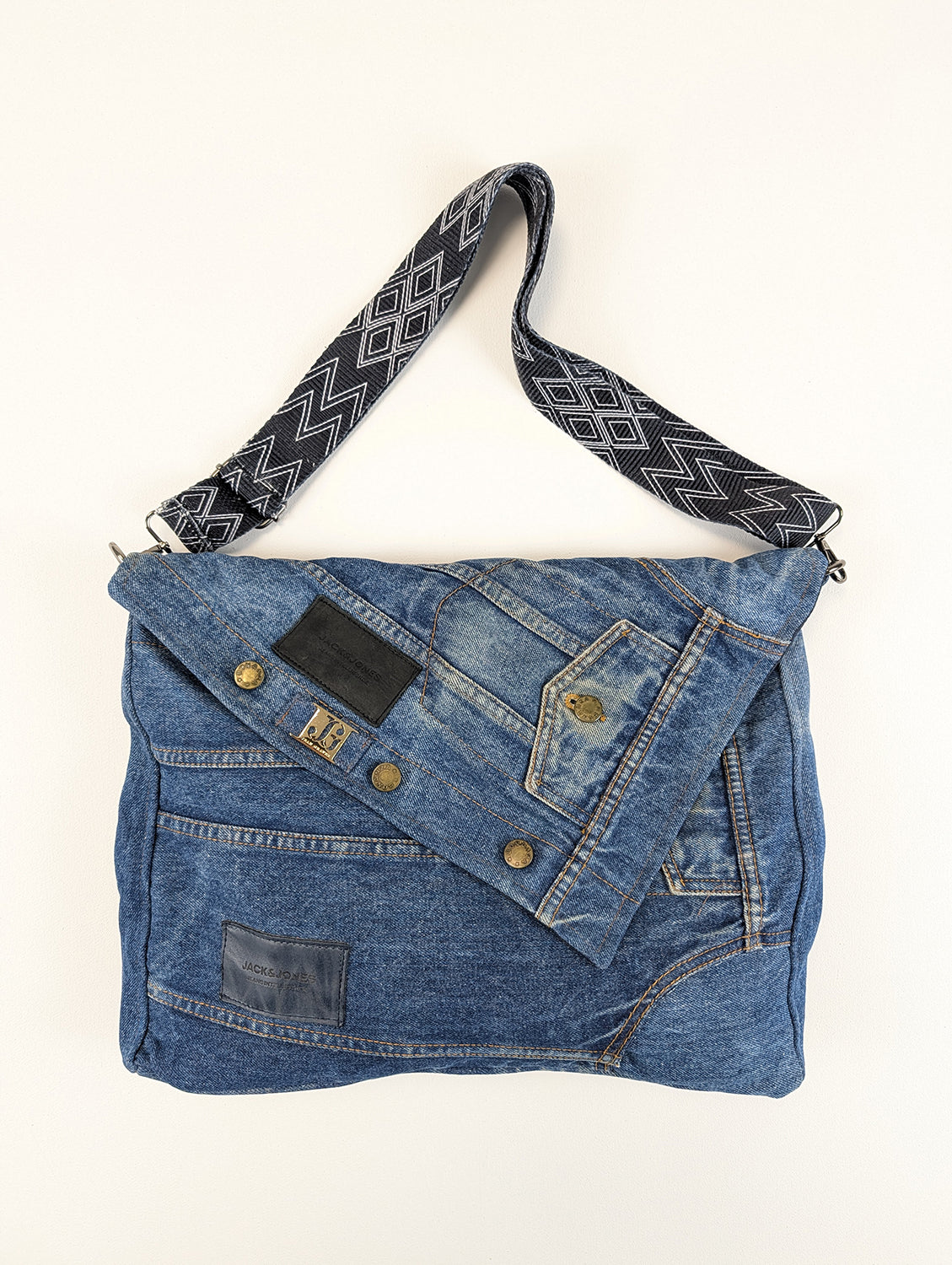 Envelope-style shoulder Bag