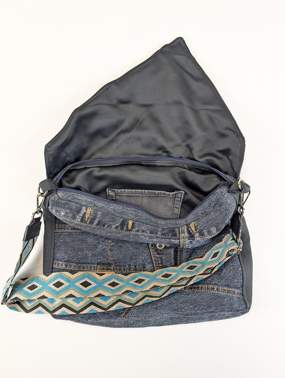 Envelope-style shoulder Bag