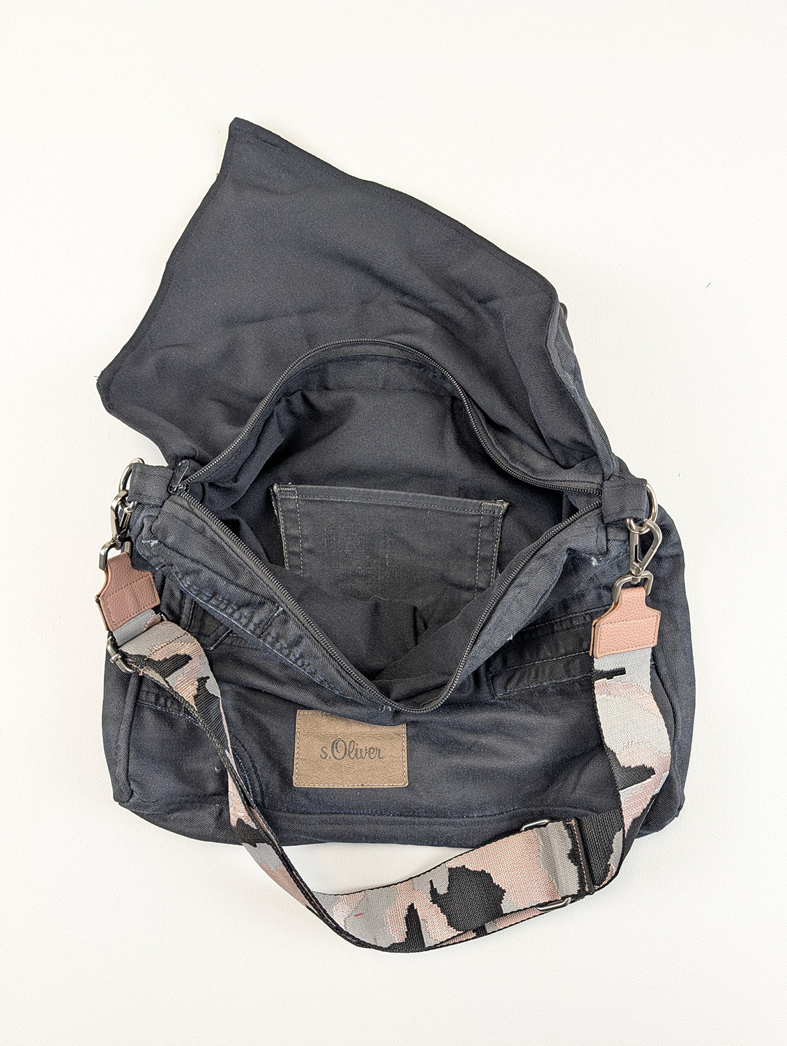 Envelope-style shoulder bag